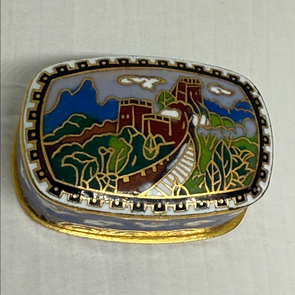 Vintage Decorative Enamel Trinket Box with Scenic Design Great Wall of China